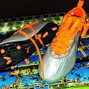 Puma One Soccer Cleats SZ 7